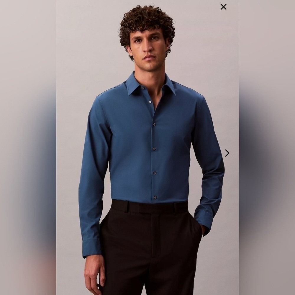 Calvin Klein Men's Dark Blue Slim Fit No Iron Dress Shirt Size 15 1/2